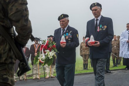 Uroczystość upamiętnienia mjra Adolfa Pilcha - delagacja Środowiska Stołpecko - Nalibockiego i rodzin AK